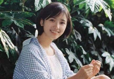 最新明星权利榜，唐嫣第二，赵丽颖新剧未播就火果然是是第一