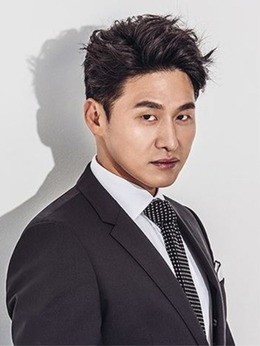 李永奇(吴代焕饰演)