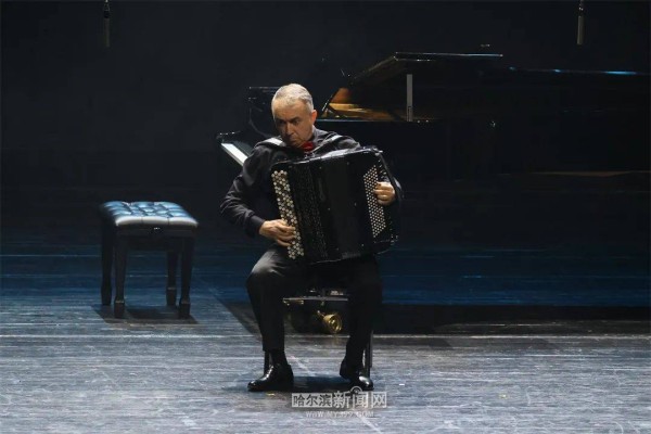 专访丨俄罗斯功勋艺术家尤里·希什金：用巴扬之声连接世界