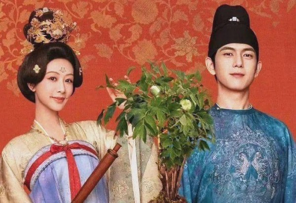 杨紫的演艺生涯：从童星蜕变为“扛剧女王”