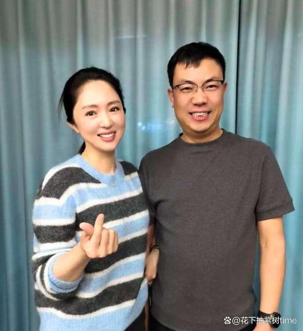 合影风波：娱乐圈关系网背后的秘密大揭秘