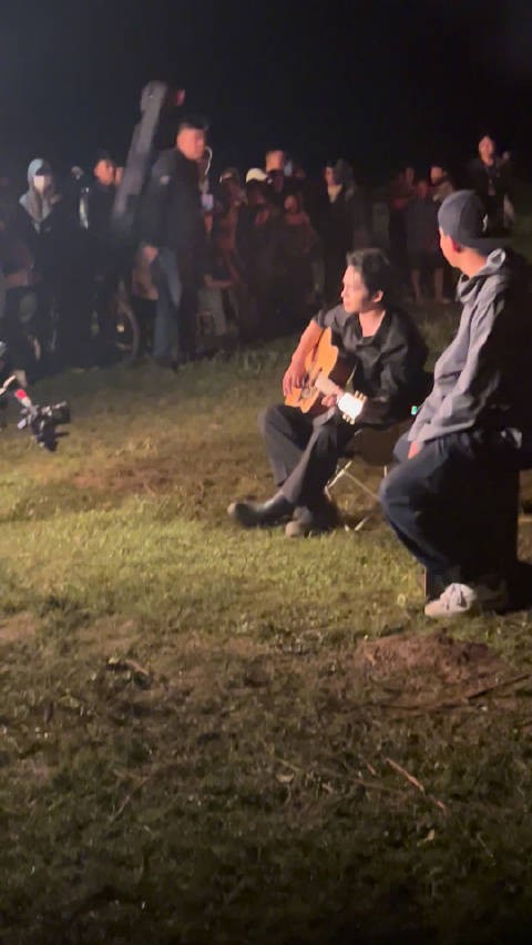 到底唱的是什么呢