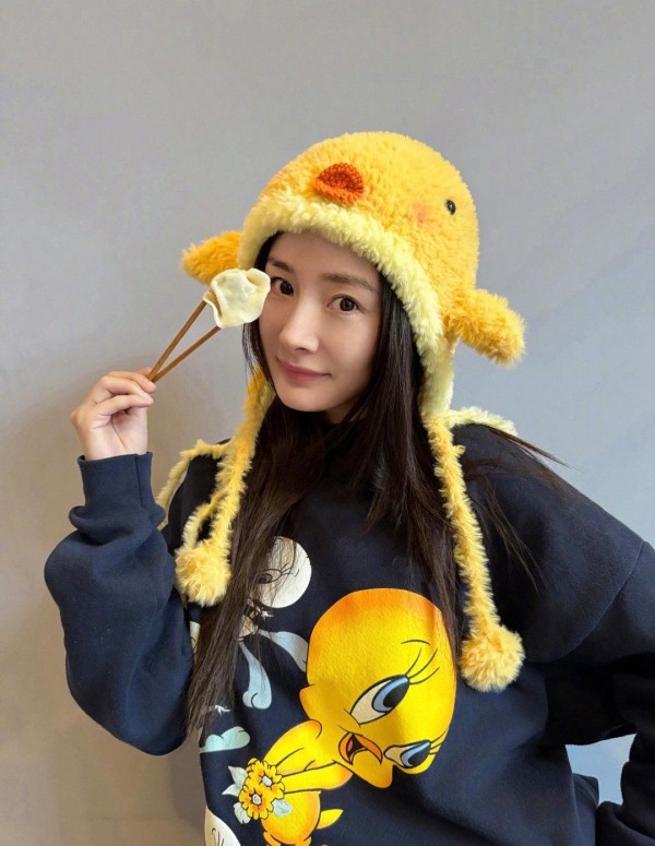杨幂素颜普拉提：38岁顶流的“肌肉记忆”养成记