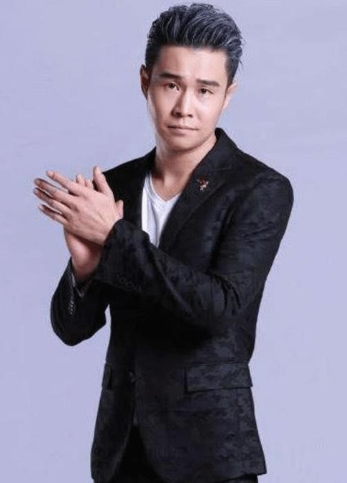小沈阳同学聚会照片曝光，现实沉痛告诉我们，圈子不同别硬碰！