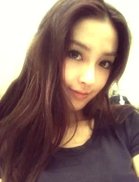 杨颖的娱乐圈成功之路：从18线到一线的奋斗历程