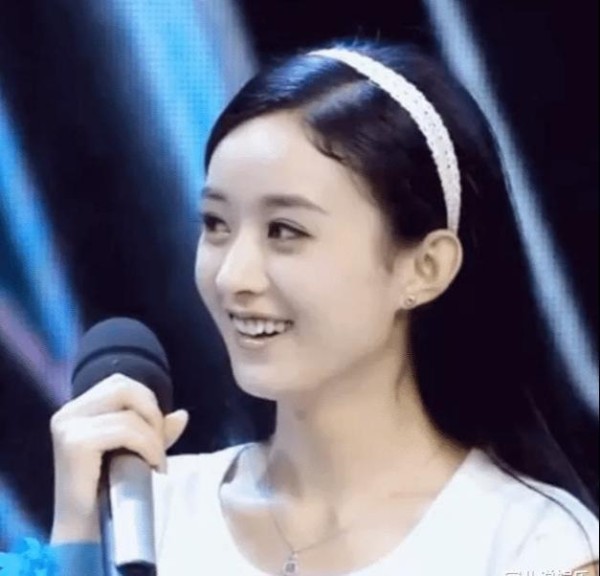 赵丽颖年轻时究竟有多美？长发及腰超水灵，难怪冯绍峰这么爱她