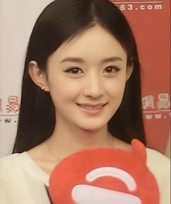 赵丽颖年轻时究竟有多美？长发及腰超水灵，难怪冯绍峰这么爱她