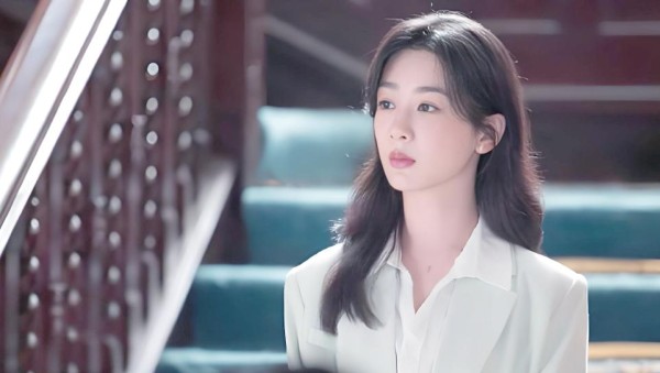 杨紫：从童星蜕变到红毯女王的时尚传奇