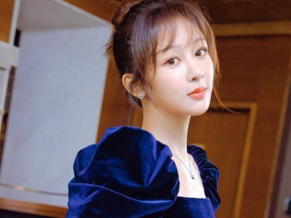 织里资讯娱乐圈新闻资讯杨紫堪称21年“最惨”女艺人，受人连累，三部待播剧全部“凉凉”引子：杨紫可是被成为“票房保证”的女演员，小时间出演的《家有儿女》火遍大江南北。长大后更是平步青云，优越的演技，成为90后“四小花旦”。演技固然是不消多说，一个眼神一滴泪就能让观众，感受到悲伤的感情。《wx