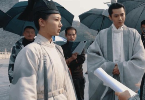 杨紫堪称21年“最惨”女艺人,受人牵连,三部待播剧全部“凉凉”