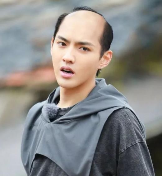 杨紫堪称21年“最惨”女艺人,受人牵连,三部待播剧全部“凉凉”
