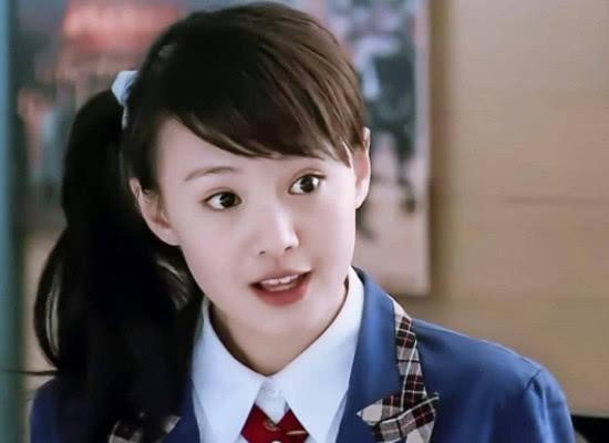 5位当红女星刚出道时的样子，杨幂赵丽颖变化最大，她最可惜