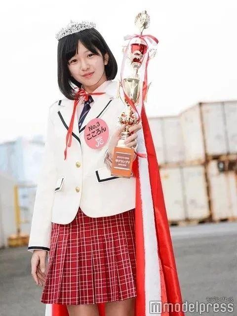 19岁漂亮妹子照片