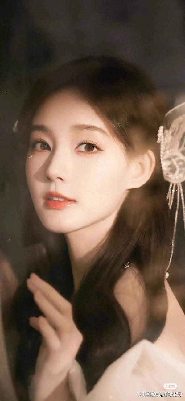 娱乐圈女星热度大洗牌，杨紫仅排第二，李沁上榜，第一名副其实！