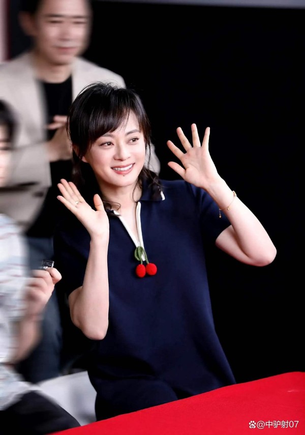 孙俪微博引热议：明星育儿日常，是接地气还是人设营销？