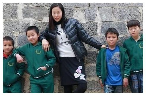 娱乐圈明星典范，不为了赚钱拍戏，去山区支教10年，女版古天乐