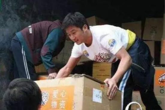 娱乐圈低调做慈善的明星，古天乐建100所小学，她捐百万票房！