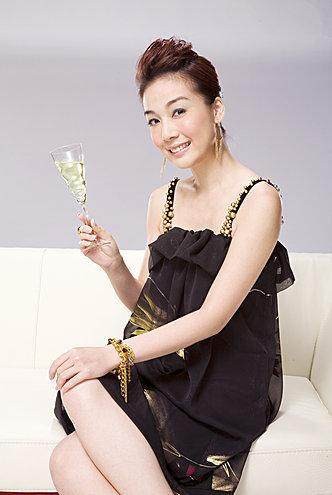 他们都是从亚视过档无线的艺员，看看有没有你熟悉的面孔