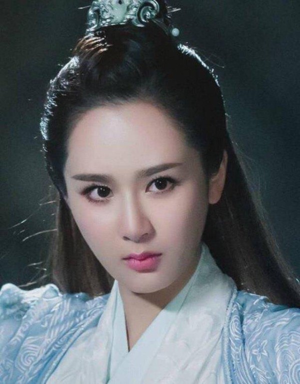 <a style='color:#f10404;' href='https://www.mingxing.cc/tags-502.html ' target='_blank'>赵丽颖</a>新剧造型撞上杨紫，这次<a style='color:#f10404;' href='https://www.mingxing.cc/tags-502.html ' target='_blank'>赵丽颖</a>输了？