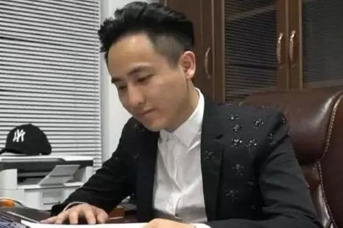 快手网红年度收入曝光！张二嫂仅排第四，看看第一，一年多少收入