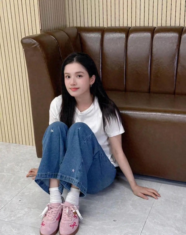 张婧仪私服太会穿，简约却不普通，普通人照搬也能变时髦
