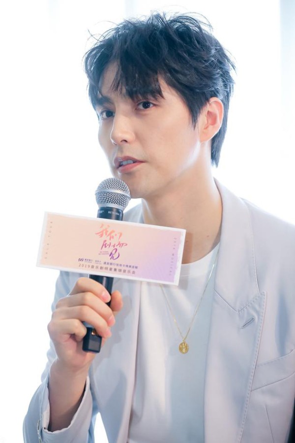 阿云嘎坦言音乐剧演员没有大咖一说