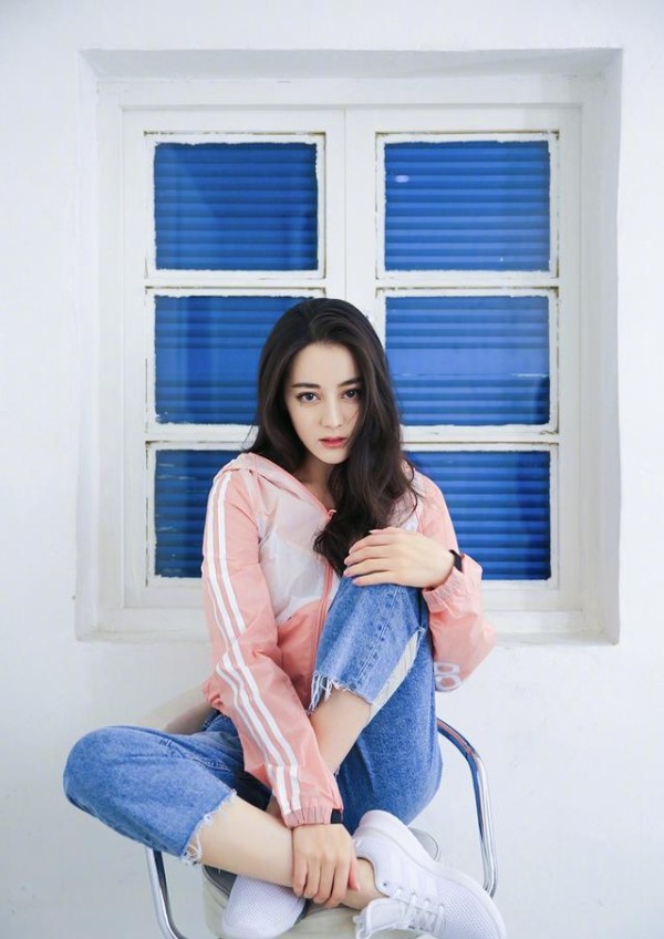 杨幂签约再多的新艺人，都比不过嘉行旗下这四朵小花了