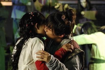 明星激吻戏揭秘：周杰硬塞舌头给林心如 女方被吓得不知所措