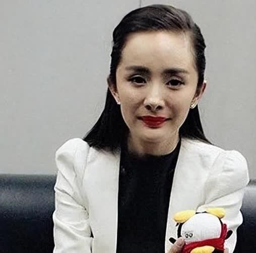 大幂幂搭老谋子，国师也开始恰流量烂钱了？
