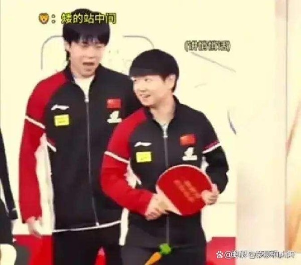 明星互动引热议：身高玩笑暗藏权力较量