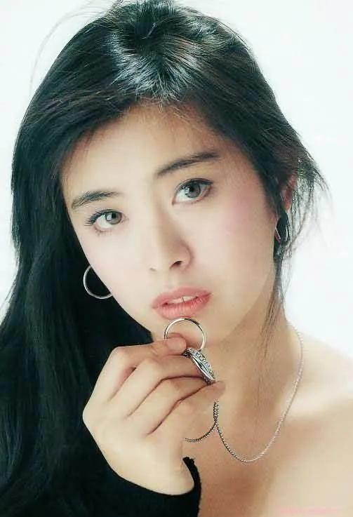 盘点10位香港影视剧女神，带你回忆美好童年