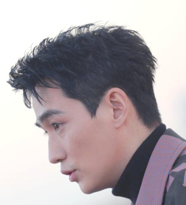 明星时尚大秀：颜值较量与独特魅力