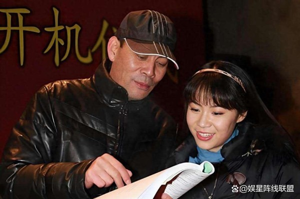 娱乐圈的 “隐形父女档”：不借光环，只凭实力扎根