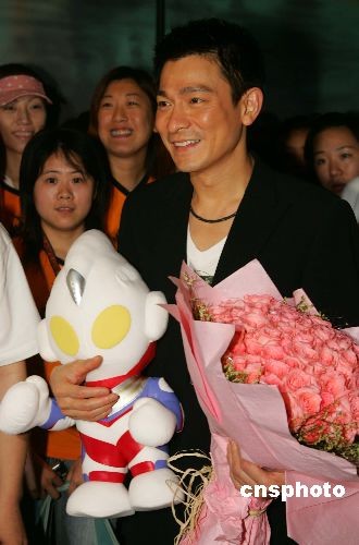 刘德华演艺成绩卓越当选演艺学院荣誉院士(图)