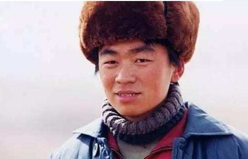 刘德华捧红了不少明星，他不靠颜值靠实力成影帝，比刘德华还火