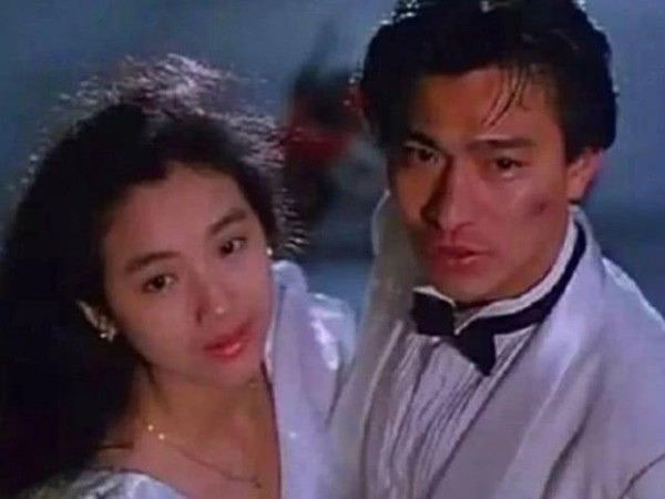 刘德华饰演4个反派角色，每个都是经典，最后一个看哭了很多人！