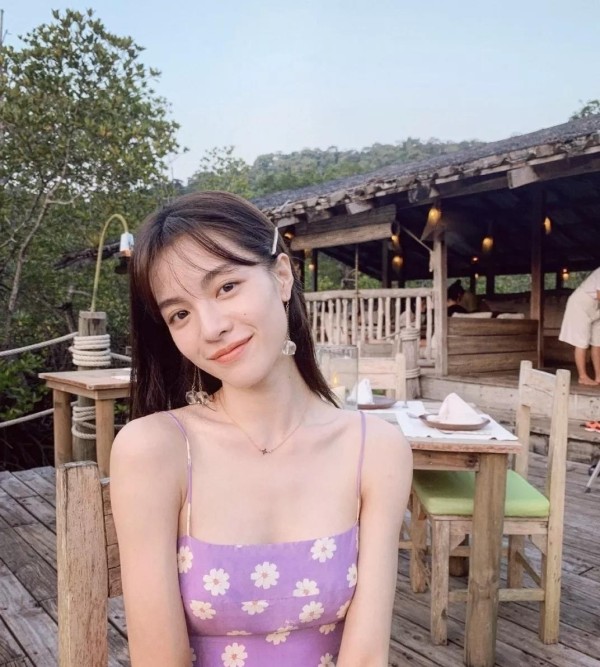 明星耳朵上戴的是什么东西(明星耳朵上戴的耳机是干什么用的) 明星 耳朵 第4张