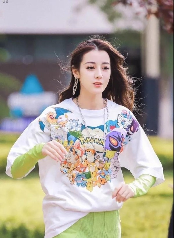 明星耳朵上戴的是什么东西(明星耳朵上戴的耳机是干什么用的) 明星 耳朵 第5张