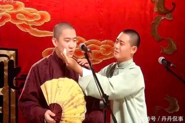 郭德纲曹云金同台，相声界风云再起，谁能技高一筹