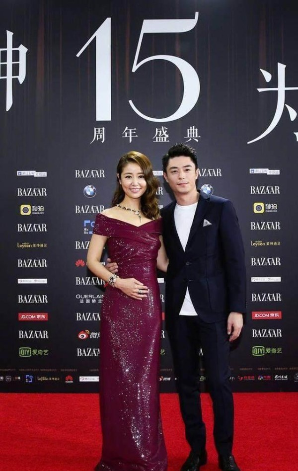 芭莎明星慈善夜，明星情侣盛装出席，哪对亮眼？
