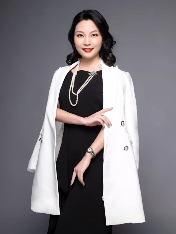 蒋佩妍（国内知名形象美学专家）