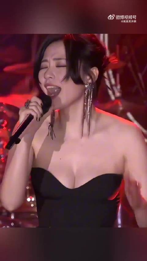 张靓颖当年要是这么穿 我肯定给她投票啊