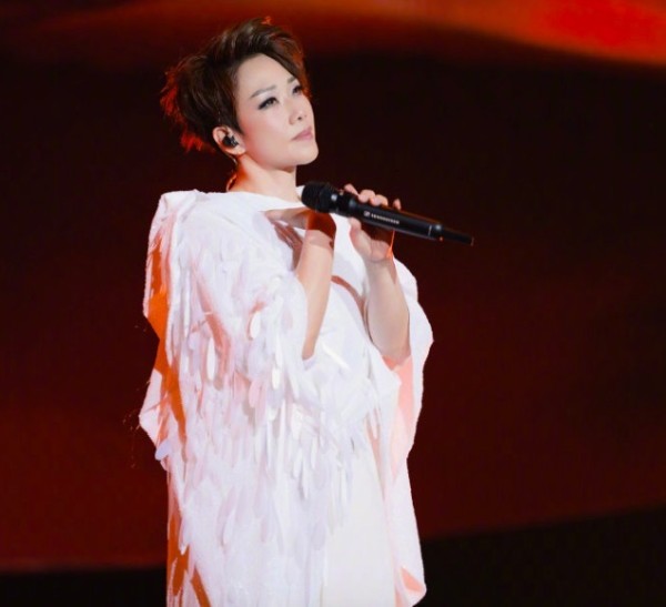林忆莲4天唱了100首 每首歌都把回忆拉满了