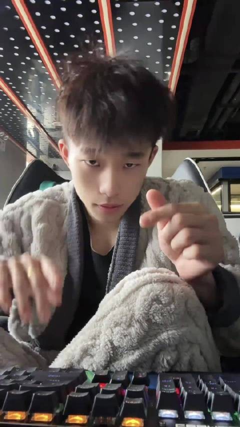 好可爱,圣龍.土豆三 帅哥颜值小鲜肉