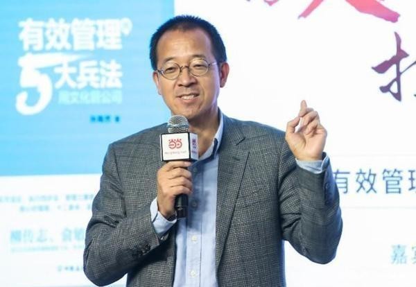 向华强老婆发文怒指俞敏洪，称其歧视女性满口脏话，该教育教育他