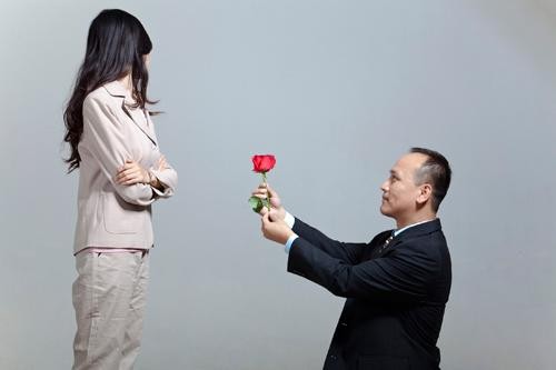 6个聪明回答 巧妙拒绝“我爱你”
