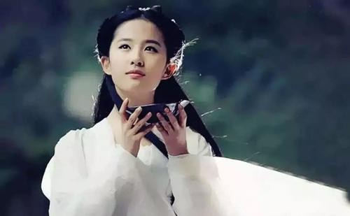 小龙女真名到底叫什么？从倚天到神雕，其实金庸早就告诉我们了