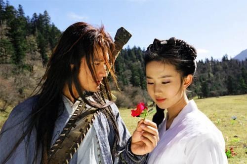 小龙女真名到底叫什么？从倚天到神雕，其实金庸早就告诉我们了
