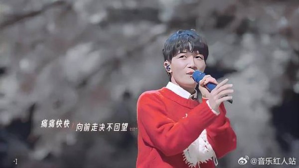 周深实力圈粉，深情歌喉全场！