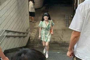 林允新剧造型路透美出圈?90年代复古风惊艳网友